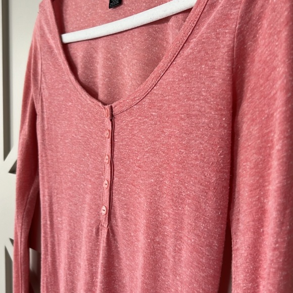 Women’s pink long sleeved shirt / top. Small / Medium. - Picture 7 of 12